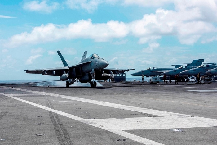 tham quan tau san bay uss ronald reagan dang tuan tra bien dong