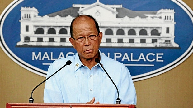 bo truong quoc phong philippines kho chiu voi cac tau trung quoc lien tuc di ngang qua