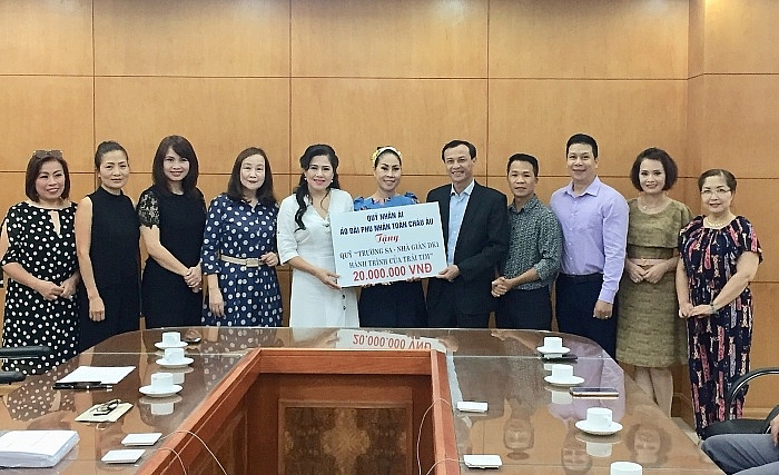 kieu bao huong ve que huong gay quy cho quan dan truong sa