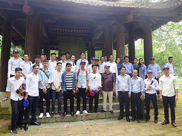 vufo trao ky niem chuong ton vinh dong gop khong met moi cua dai su campuchia tai viet nam