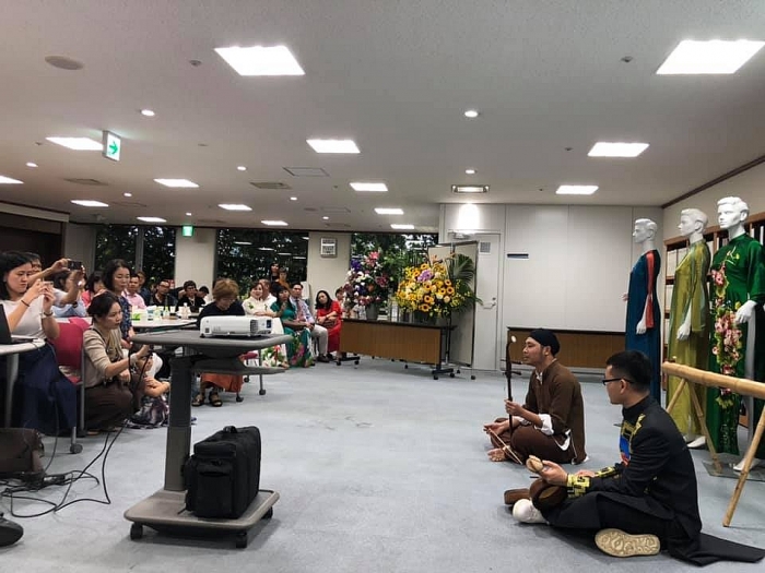 dua ao dai nhac cu truyen thong viet nam toi cuc nam nhat ban