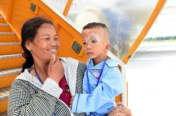 kham pha benh vien bay orbis co mot khong hai tren the gioi