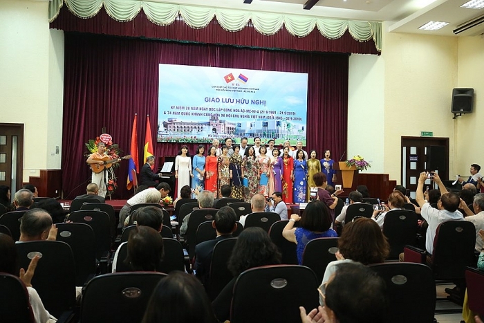 thuc day to chuc dien dan doanh nghiep viet nam armenia