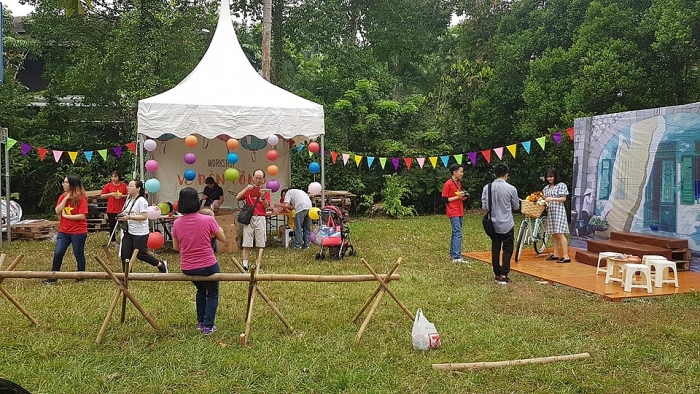 hoi cho vietnam lah 2019 ve nha mang dac san ba mien den singapore