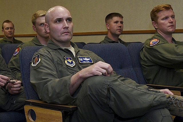 trung quoc bat phi cong cua fedex do nghi ngo buon lau vu khi