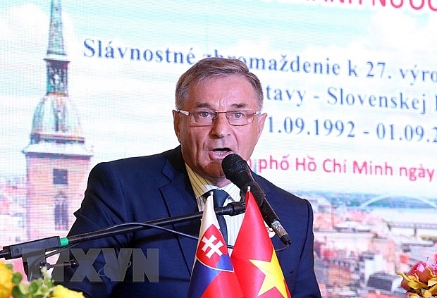 tphcm sap co toa thap huu nghi viet nam slovakia