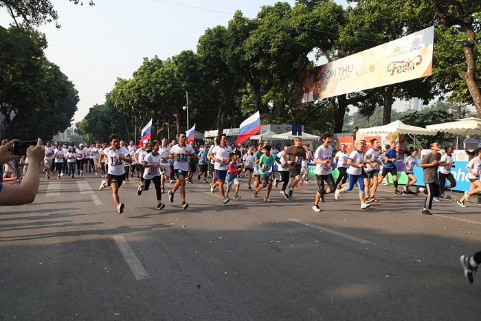 gan 1500 vdv tham du giai chay bao hanoimoi mo rong lan thu 46