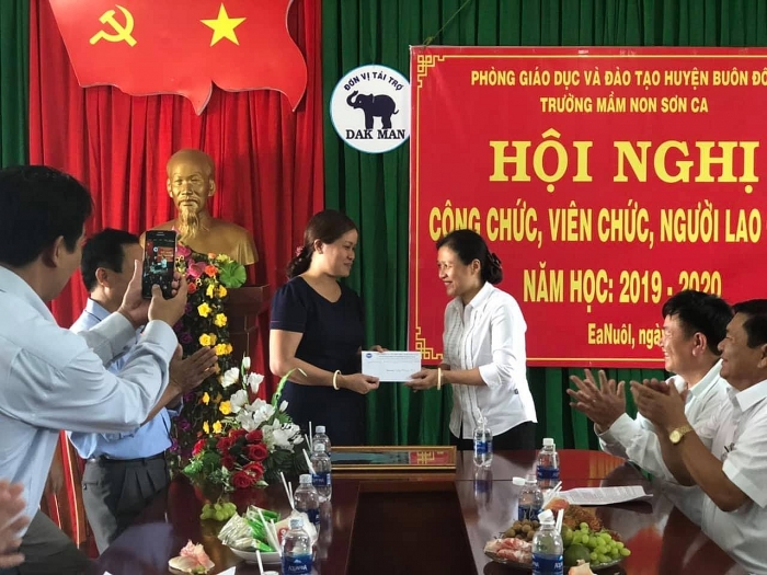 chu tich vufo tham truong mam non do to chuc costa tai tro