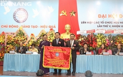 4 can bo vufo duoc trao ky niem chuong vi su nghiep doi ngoai dang