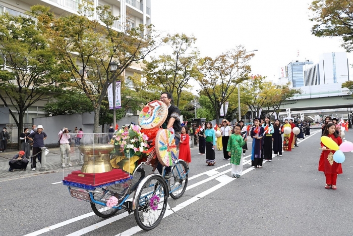 tong lanh su quan tai osaka tich cuc quang ba hinh anh viet den voi nguoi dan nhat