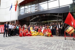 tong lanh su quan tai osaka tich cuc quang ba hinh anh viet den voi nguoi dan nhat