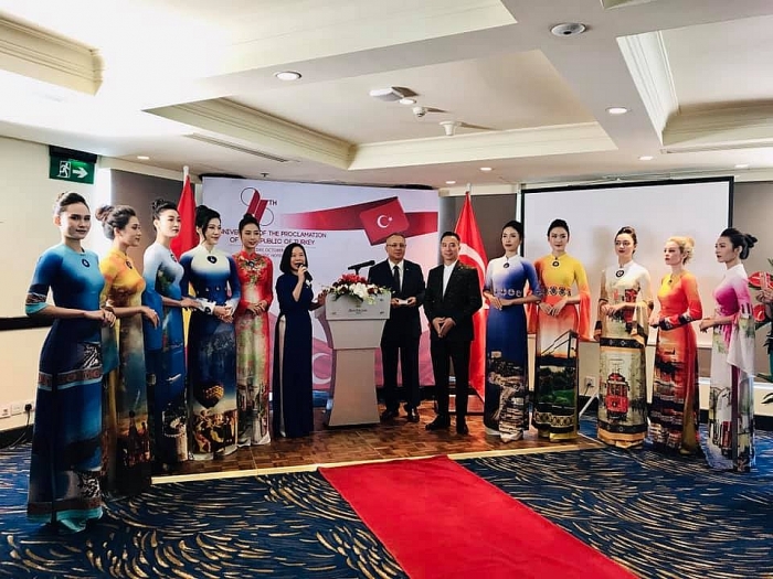 cac duong bay thang thuc day giao thuong giao luu giua viet nam tho nhi ky