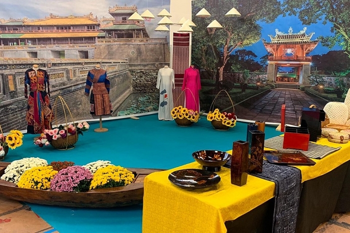 nguoi dan italia thich thu van hoa nhac cu mua roi nuoc viet nam