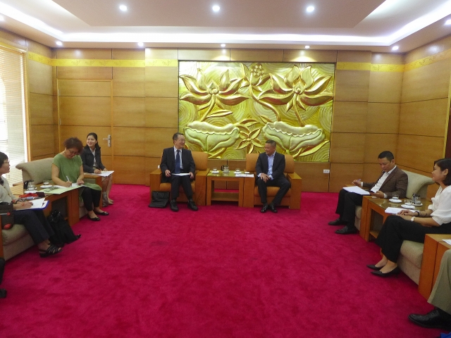 hoi dong nhat ban chong bom nguyen tu va khinh khi gensuikyo gap go vufo