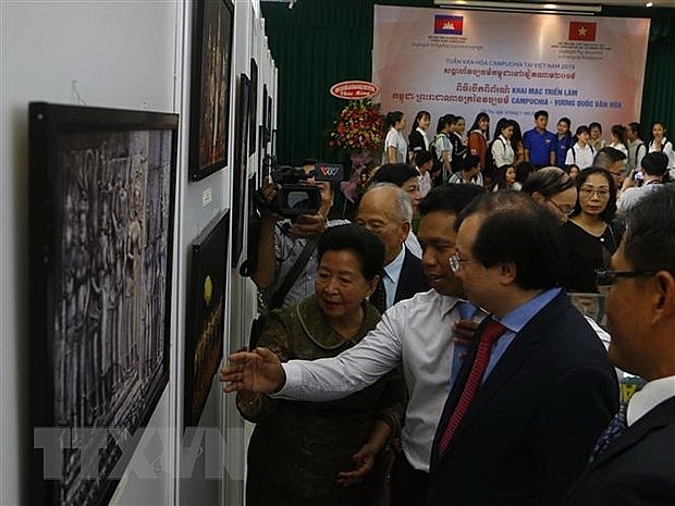 khai mac trien lam mo dau cho tuan van hoa campuchia tai can tho