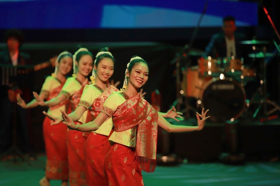 khai mac tuan van hoa viet nam keo dai 6 ngay tai lao