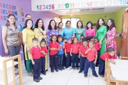 hoi phu nhan viet nam tai venezuela giao luu voi hoc sinh truong tieu hoc casita amarilla