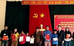 hon 50 nguoi lao don nhan quoc tich viet nam