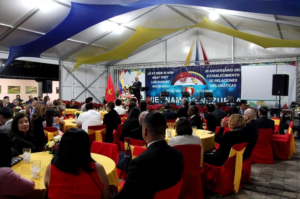 thu truong ngoai giao venezuela viet nam la tam guong sang cho venezuela noi theo