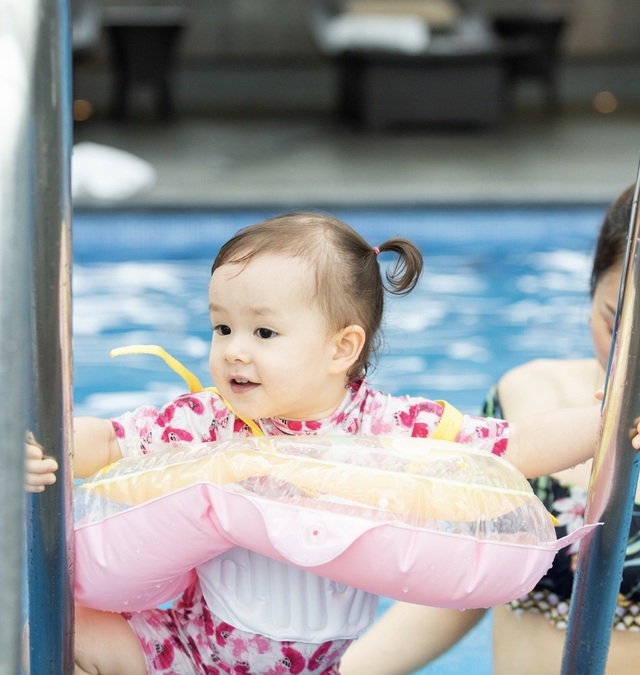 kha ly lan dau chia se ve viec bi thay giao quay roi tinh duc lan phuong dua con gai di boi giua mua dich