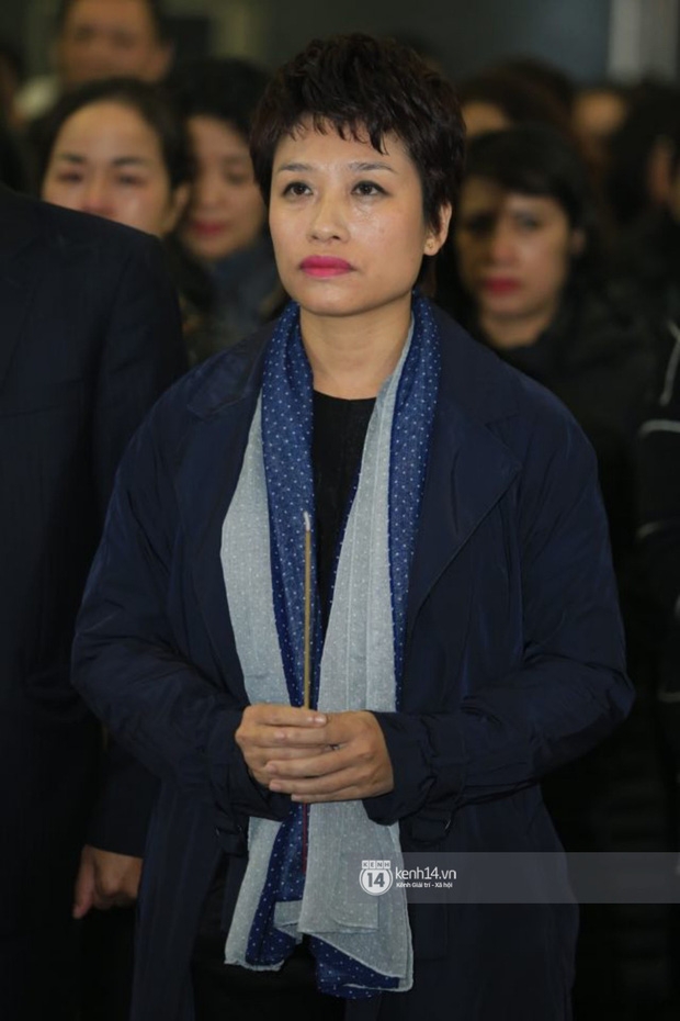 dong nghiep bat khoc dau buon trong le tang nsut vu manh dung