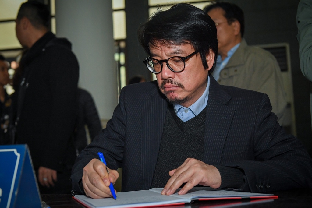dong nghiep bat khoc dau buon trong le tang nsut vu manh dung