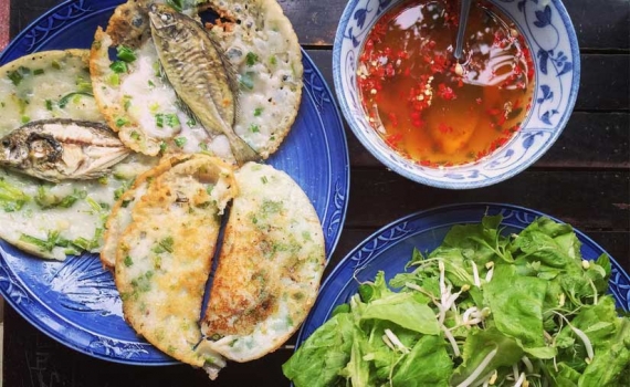 den xu hue mong mo khong the bo qua nhung mon banh doc la ma ngon me hon nay