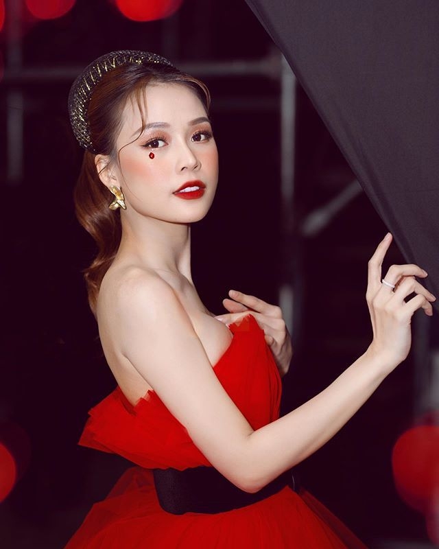 Tin giải trí sao Việt hôm nay (1/3): Á hậu Huyền My khoe đường cong cùng bikini táo bạo tin giai tri sao viet hom nay 13 a hau huyen my khoe duong cong cung bikini tao bao