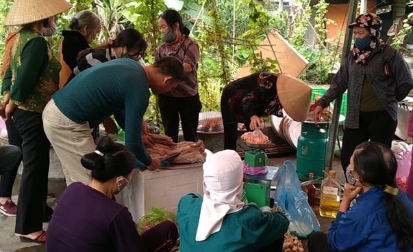 cap doi hoan cuoi do covid 19 tai hai phong duoc hang xom giai cuu co ban