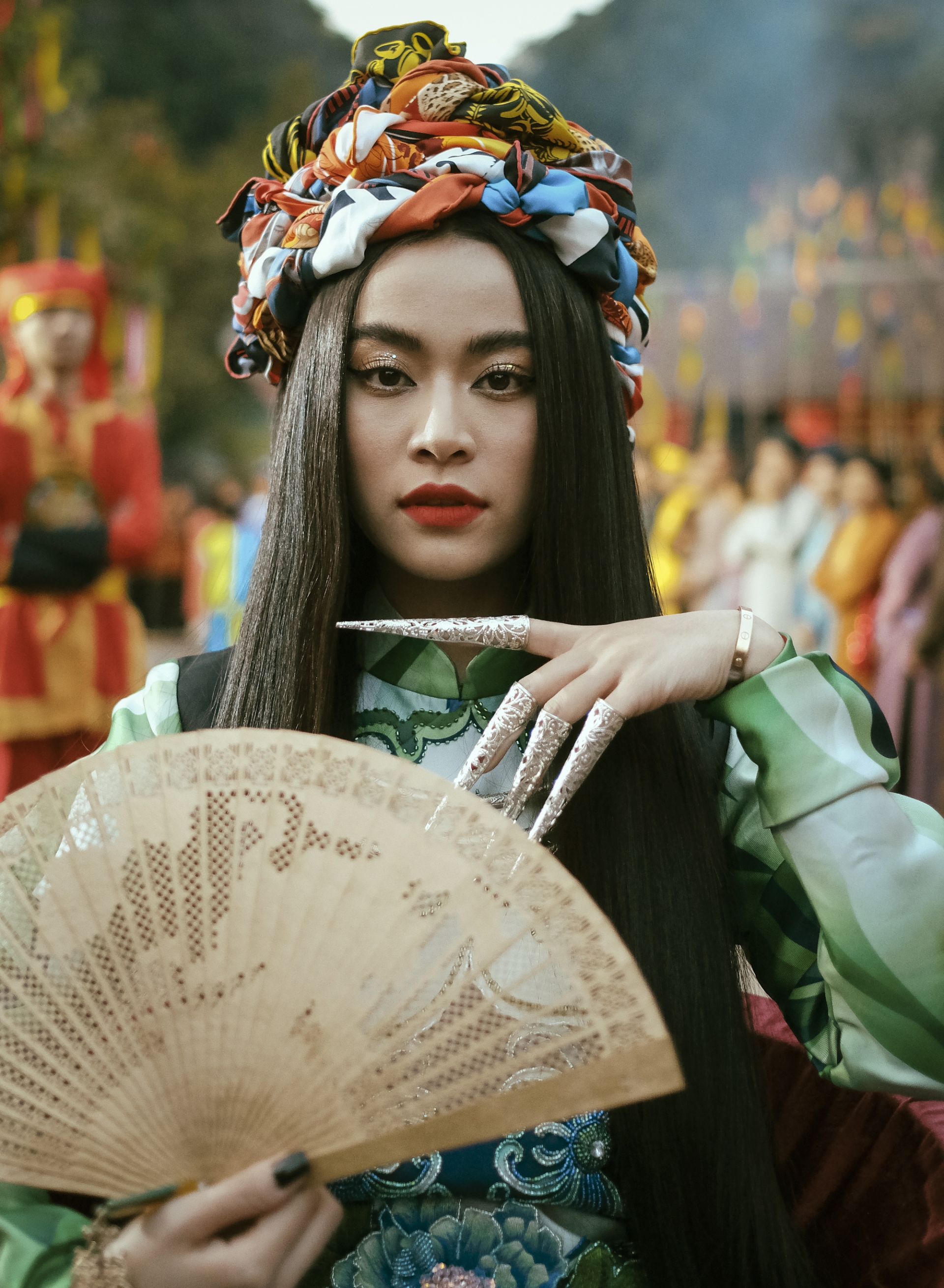 covid 19 va han man mien tay loat sao viet quyen gop cuu tro