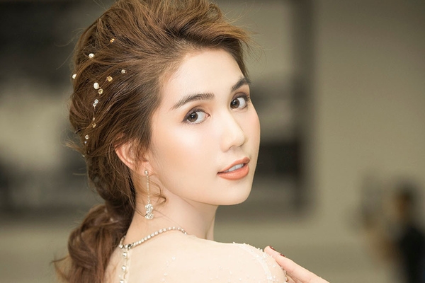 covid 19 va han man mien tay loat sao viet quyen gop cuu tro