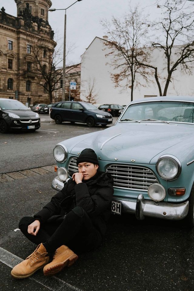 tiem tap hoa co vy cua chang trai di cach ly gay sot cong dong mang