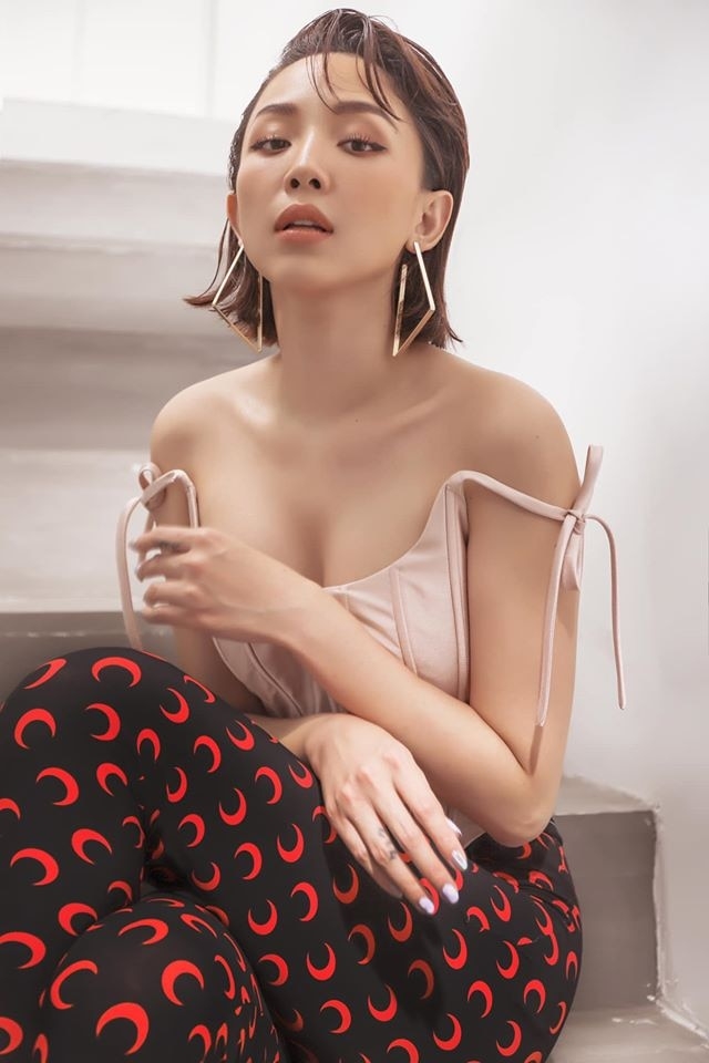 tin giai tri sao viet hom nay 213 quy ung ho nguoi dan mien tay cua thuy tien da cham nguong 12 ty dong