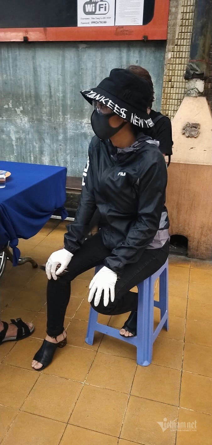 le tang mai phuong dien ra chieu nay con gai co van chua biet ve su ra di cua me