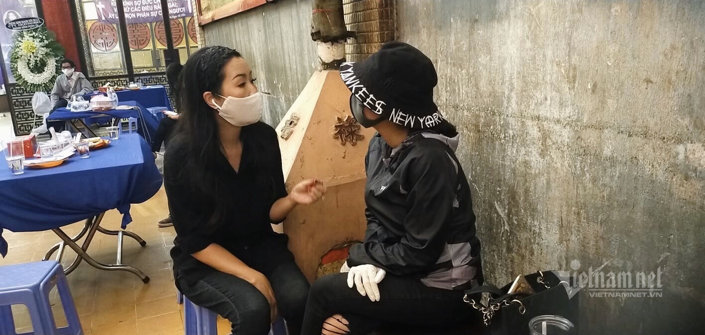 le tang mai phuong dien ra chieu nay con gai co van chua biet ve su ra di cua me