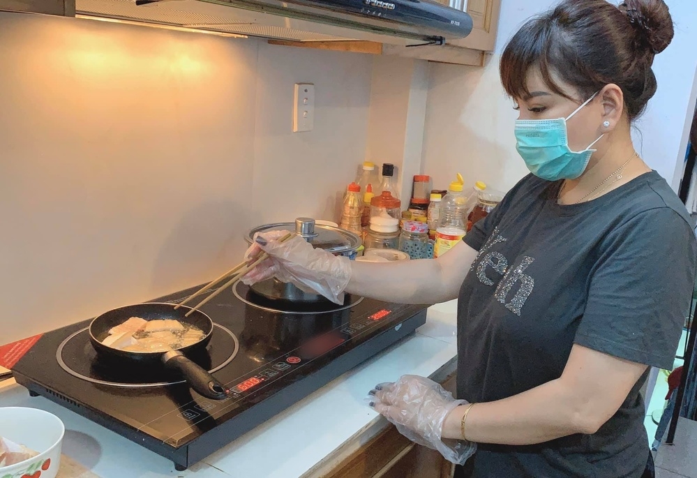 Tin tức giải trí sao Việt hôm nay (4/4): Thủy Tiên lên tiếng khi bị nói làm từ thiện để đánh bóng tên tuổi tin tuc giai tri sao viet hom nay 44 sao viet mua covid 19 dong cua nha hang spa ban hang online