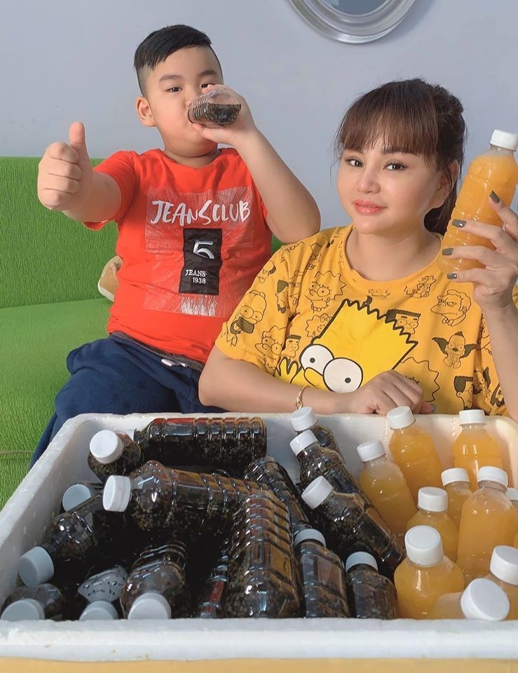 Tin tức giải trí sao Việt hôm nay (4/4): Thủy Tiên lên tiếng khi bị nói làm từ thiện để đánh bóng tên tuổi tin tuc giai tri sao viet hom nay 44 sao viet mua covid 19 dong cua nha hang spa ban hang online