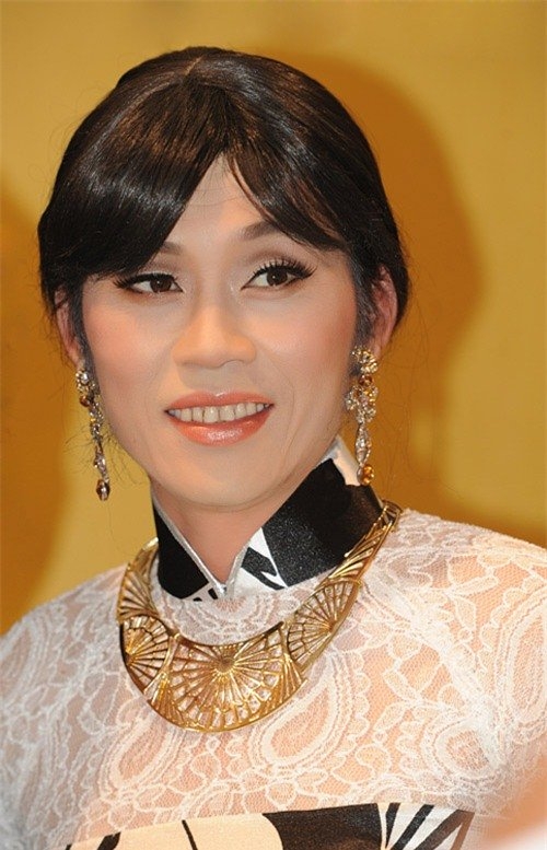 tin giai tri sao viet hom nay 54 hoai linh len tieng dinh chinh gioi tinh cua ban than tiet lo ve vo cu