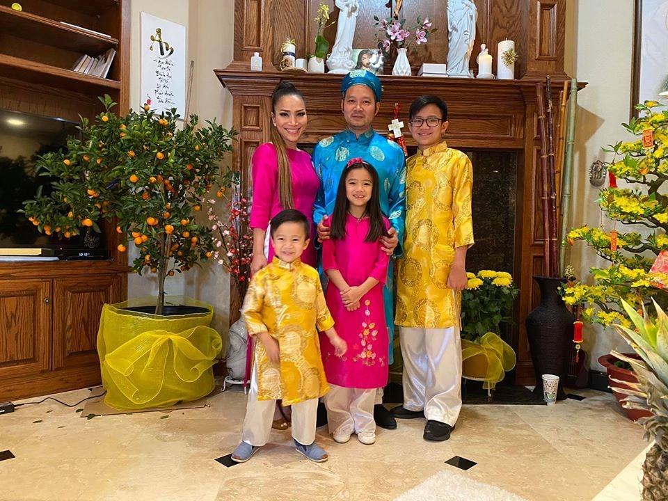 tin tuc giai tri sao viet hom nay 74 nhat kim anh quyen gop 3 tan gao cho nguoi dan kho khan mua dich covid 19