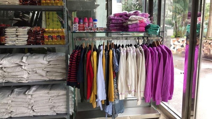 Ấm lòng chuỗi siêu thị 'Hạnh Phúc 0 đồng' dành cho người dân khó khăn tại Hà Nội am long chuoi sieu thi hanh phuc 0 dong danh cho nguoi dan kho khan tai ha noi