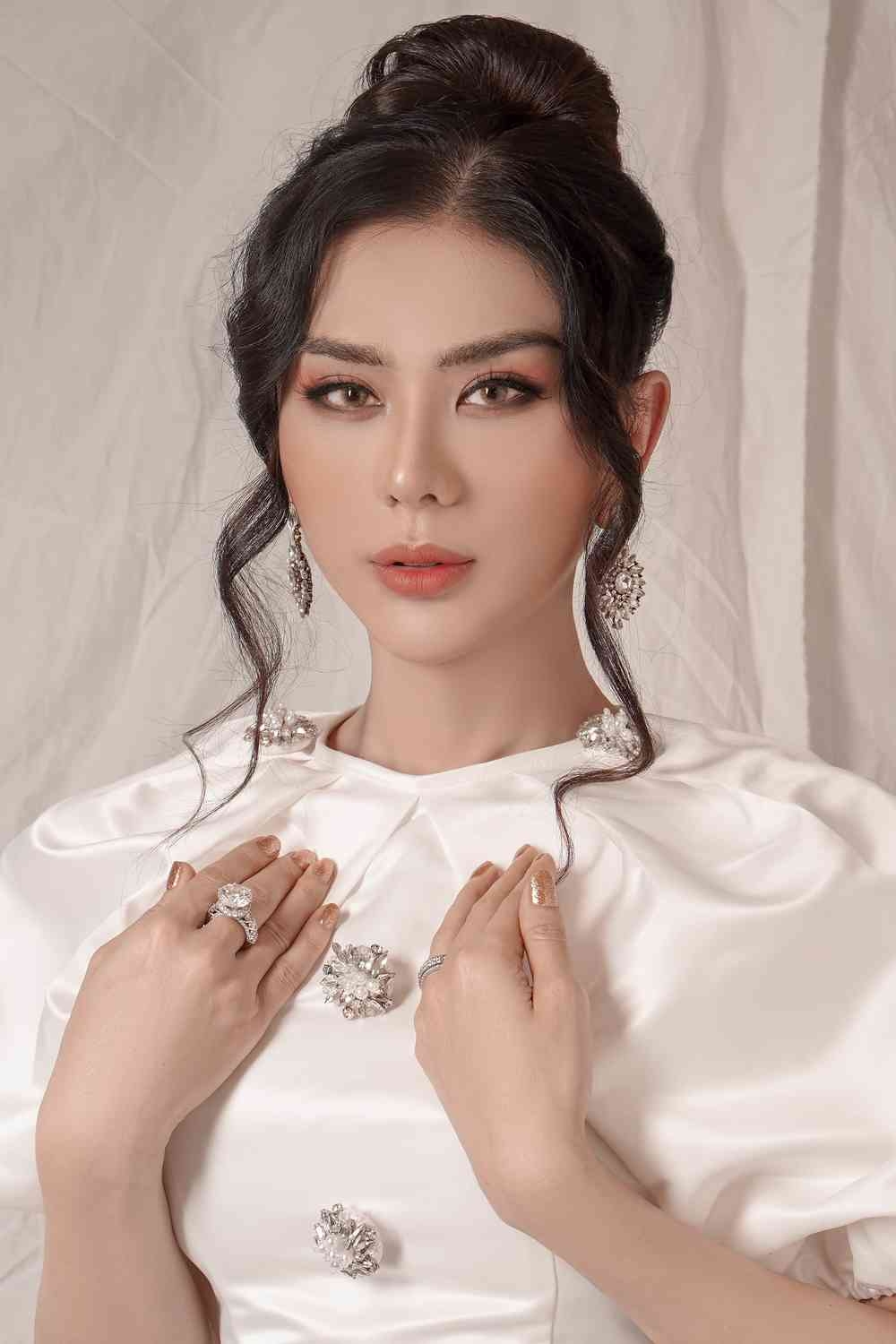 tin tuc giai tri sao viet hom nay 204 lam khanh chi lan dau chia se ve viec ran nut tinh cam voi chong