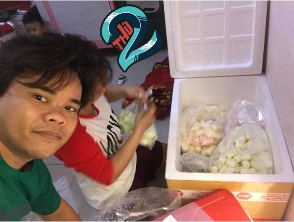 tin tuc giai tri sao viet hom nay 214 mc dai nghia khong phan xet nguoi den nhan gao su dung tui giay bao ve moi truong