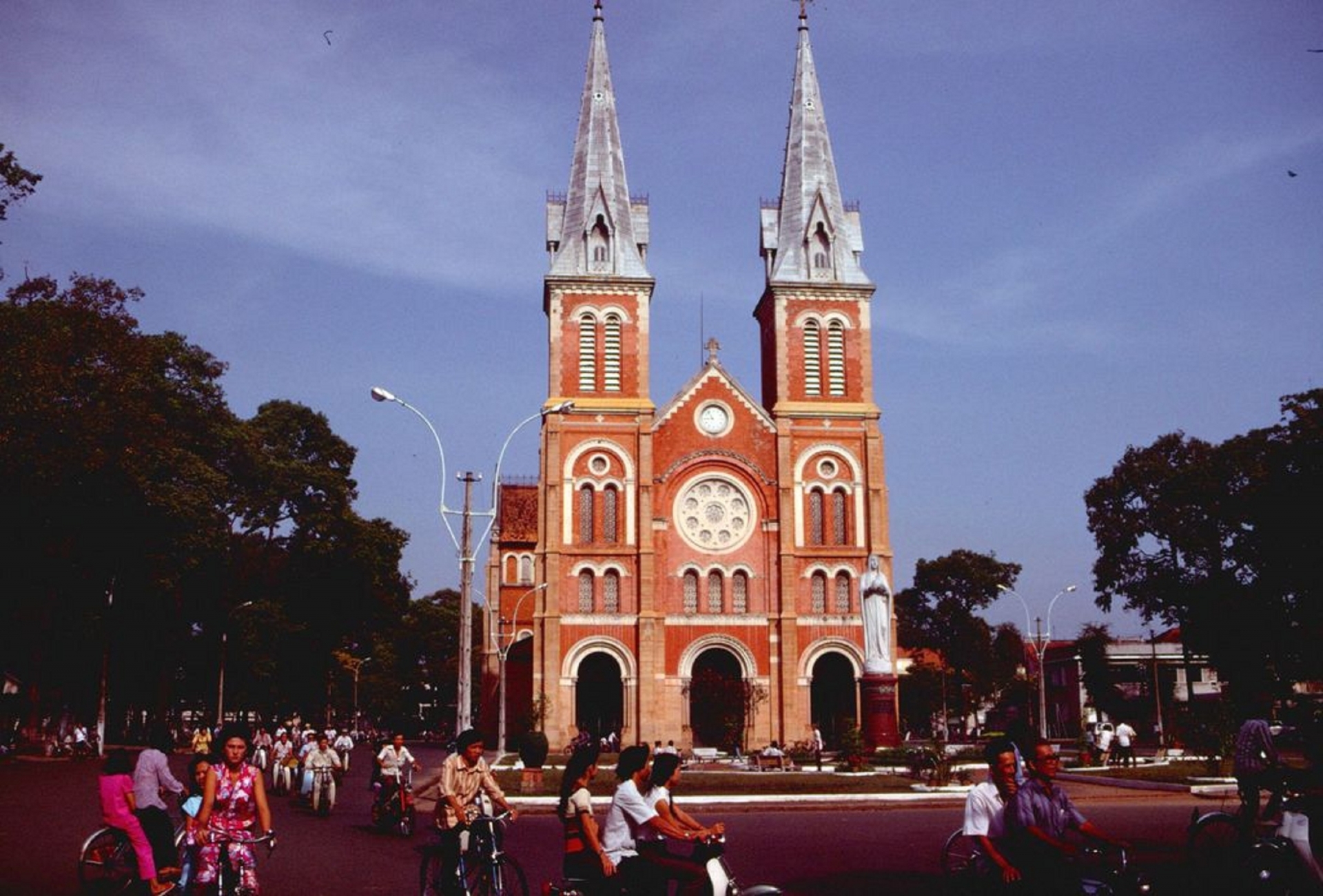 tin tuc trong ngay 15 hang tram nghin nguoi nhan ho tro tu goi 62000 ty dong tai ha noi