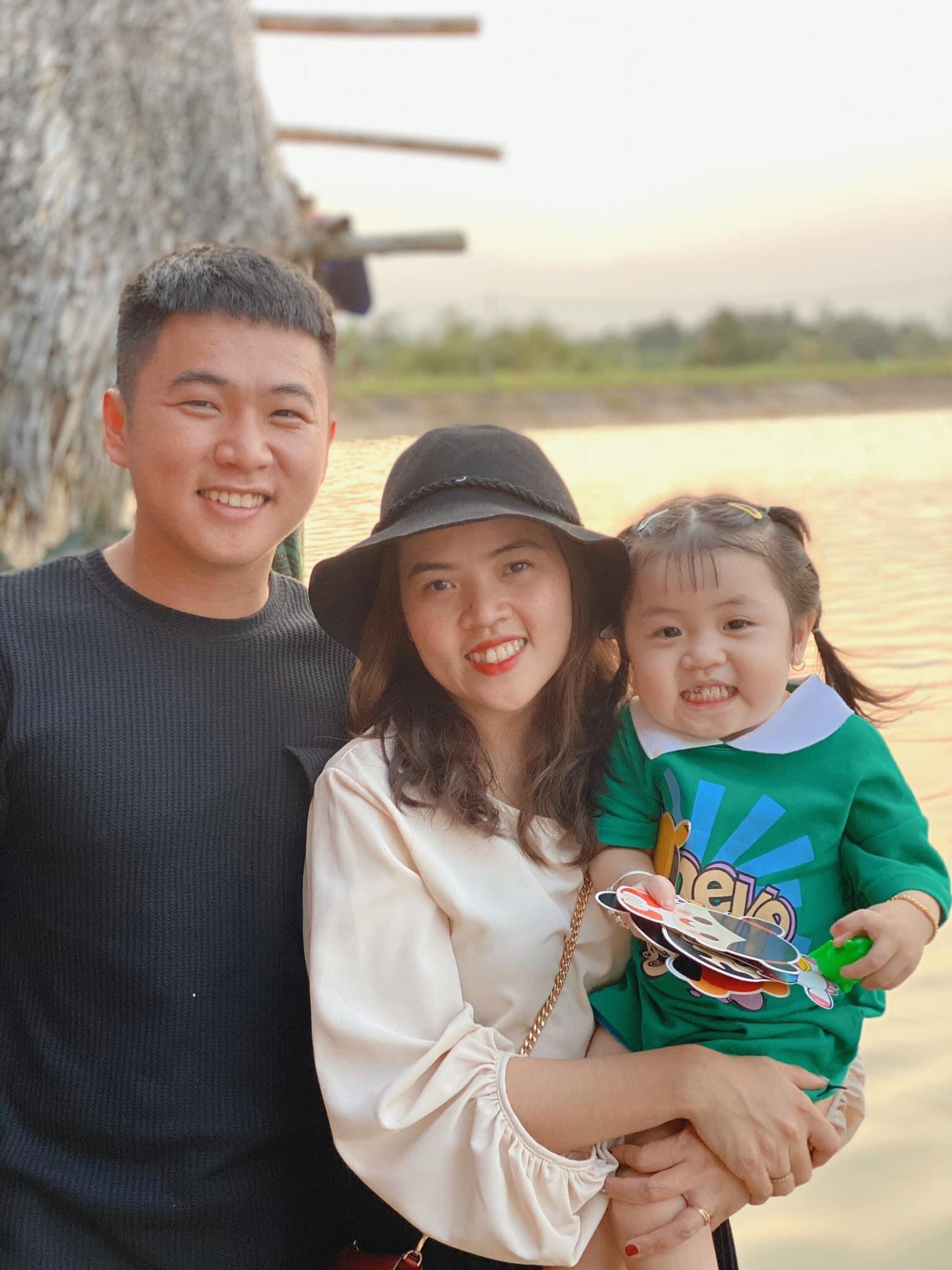 Hành trình gần 400 km cùng cha mẹ của "phượt thủ" nhí gây bão cộng đồng mạng hanh trinh gan 400 km cung cha me cua phuot thu nhi gay bao cong dong mang