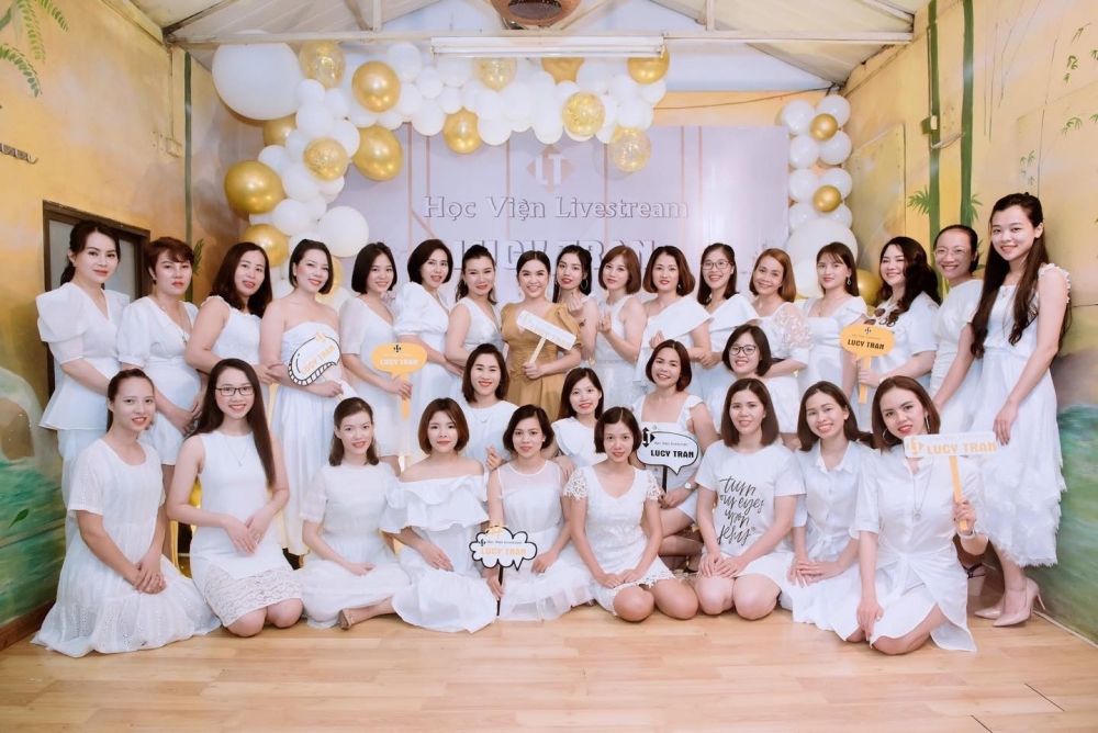 Trần Thiện Vi - Giáo viên dạy livestream ấn tượng bậc nhất Hà Thành