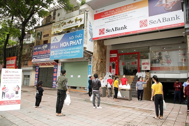 seabank trao tang 352 tan gao cho nguo i nghe o trong mu a di ch covid 19