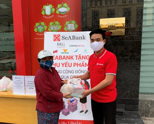 seabank trao tang hon 16000 suat qua cho nguoi kho khan bi anh huong boi covid 19