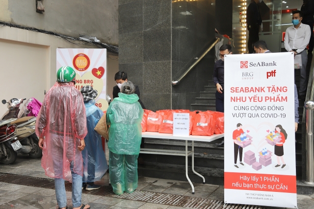 seabank trao tang hon 16000 suat qua cho nguoi kho khan bi anh huong boi covid 19
