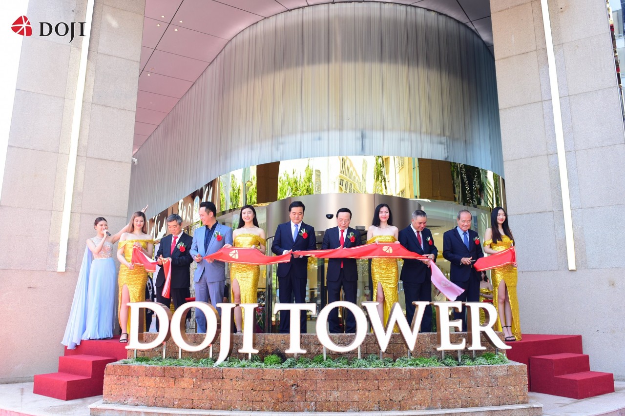Nghi thức cắt băng khai trương DOJI Tower va Trung tâm trang sức cao cấp tại trung tâm Quận 1 - TP HCM.