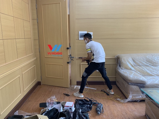 dich vu lap dat khoa cua gia re uy tin ngay tai nha